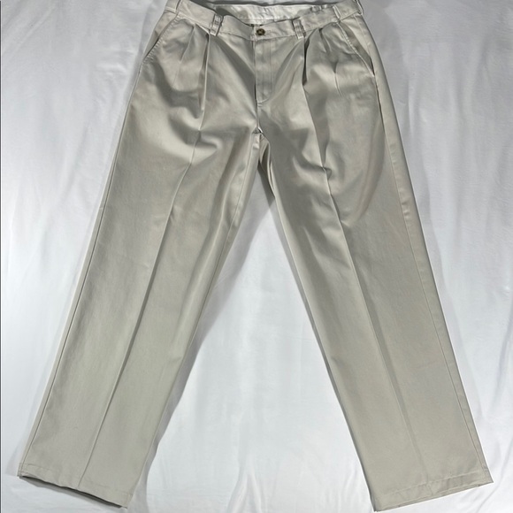 L.L. Bean mens stone khaki rugged Comfort pleated chino pants - size 37x33 - Picture 1 of 11